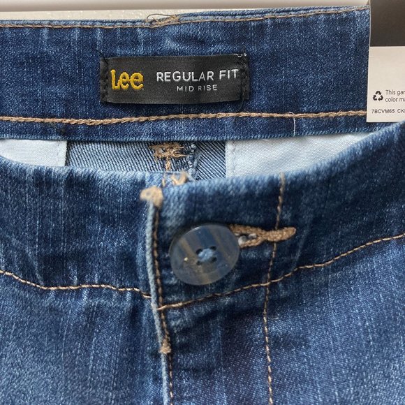 Lee Women's Regular Fit Chino Walkshorts: EXPEDITION: 10:M 7'' Inseam NWT Shorts - Picture 3 of 11